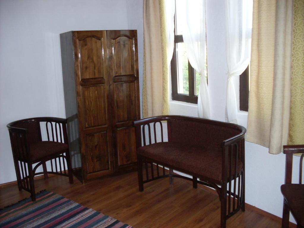 ホテル Tsutsovi House カロファー 部屋 写真