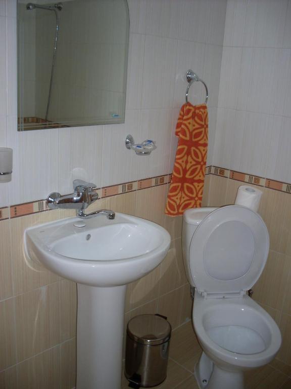 ホテル Tsutsovi House カロファー 部屋 写真