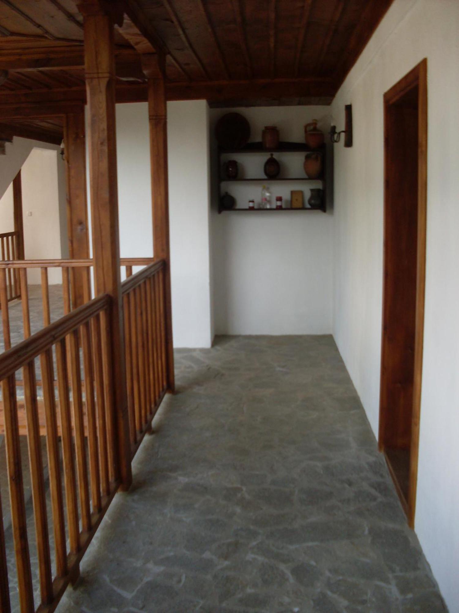 ホテル Tsutsovi House カロファー エクステリア 写真