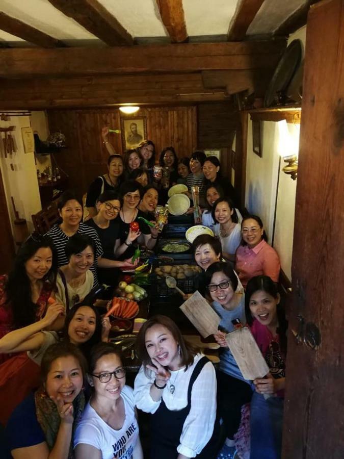 ホテル Tsutsovi House カロファー エクステリア 写真
